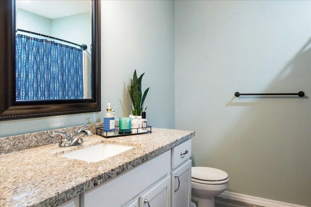 1430 S Tomahawk Avenue, Republic, MO 65738