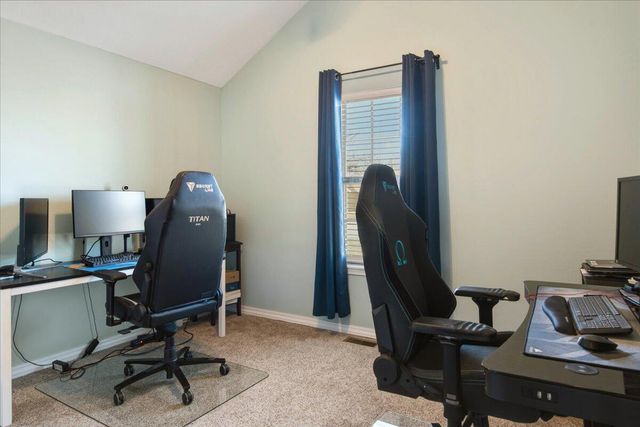 1430 S Tomahawk Avenue, Republic, MO 65738