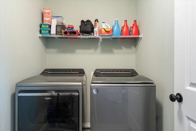 1430 S Tomahawk Avenue, Republic, MO 65738