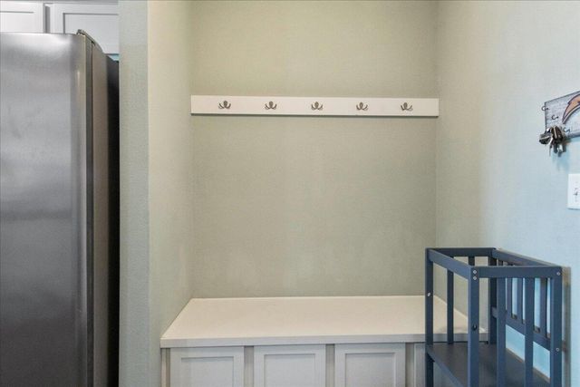 1430 S Tomahawk Avenue, Republic, MO 65738