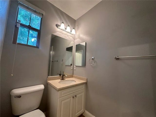 99 Lamplighter, Irvine, CA 92620