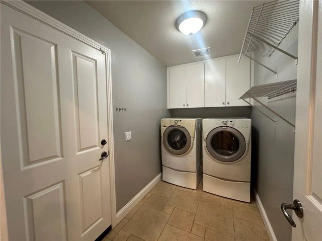 99 Lamplighter, Irvine, CA 92620
