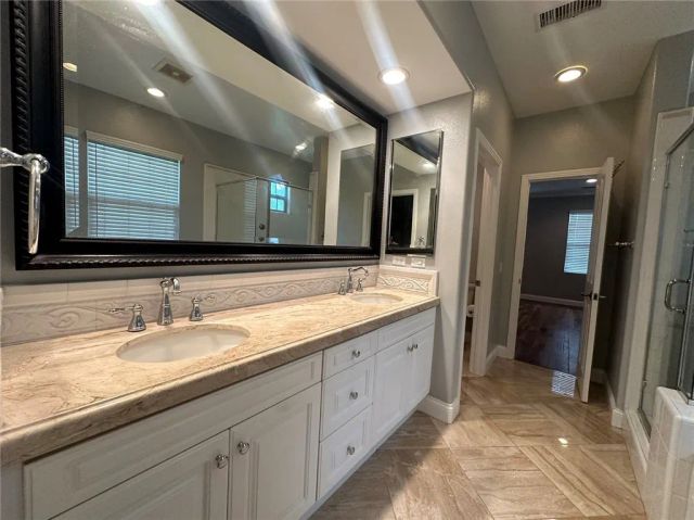 99 Lamplighter, Irvine, CA 92620