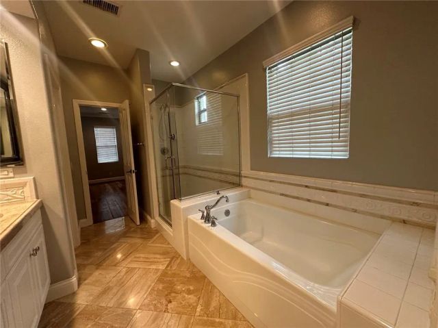 99 Lamplighter, Irvine, CA 92620