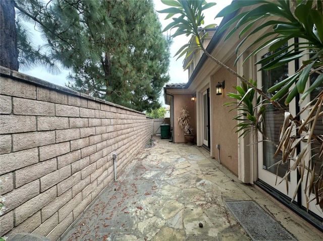99 Lamplighter, Irvine, CA 92620
