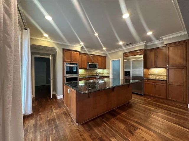 99 Lamplighter, Irvine, CA 92620