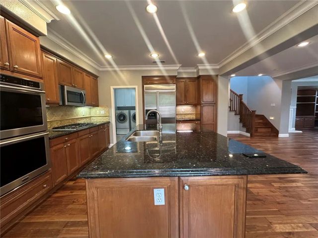 99 Lamplighter, Irvine, CA 92620