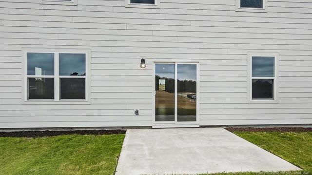 81 Discovery Way, Spring Lake, NC 28390