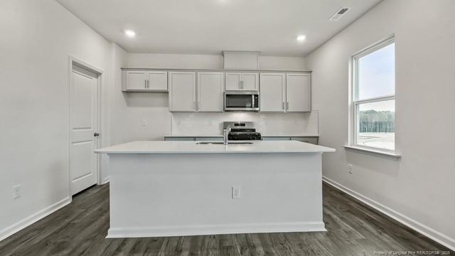 81 Discovery Way, Spring Lake, NC 28390