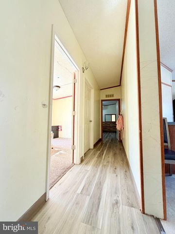 22 PRINCE WILLIAM CIR, Dumfries, VA 22026