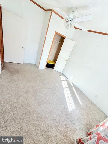 22 PRINCE WILLIAM CIR, Dumfries, VA 22026