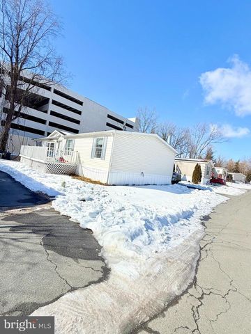 22 PRINCE WILLIAM CIR, Dumfries, VA 22026