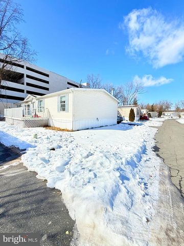 22 PRINCE WILLIAM CIR, Dumfries, VA 22026