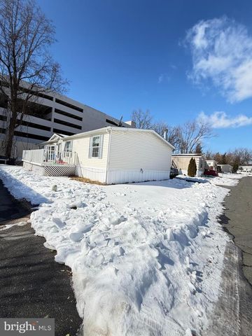 22 PRINCE WILLIAM CIR, Dumfries, VA 22026