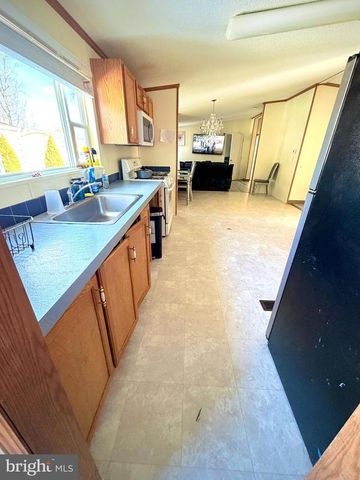 22 PRINCE WILLIAM CIR, Dumfries, VA 22026