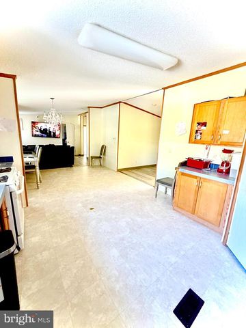 22 PRINCE WILLIAM CIR, Dumfries, VA 22026