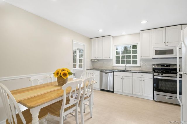 34 Sunrise Avenue, Katonah, NY 10536