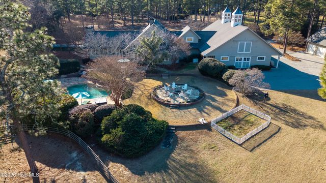 185 Old Dewberry Lane, Southern Pines, NC 28387