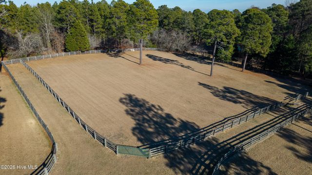 185 Old Dewberry Lane, Southern Pines, NC 28387