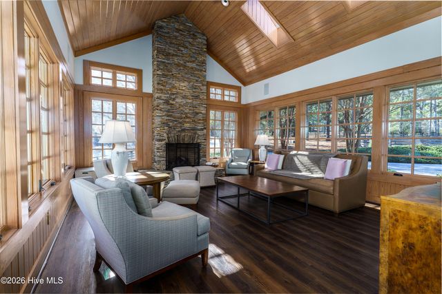 185 Old Dewberry Lane, Southern Pines, NC 28387