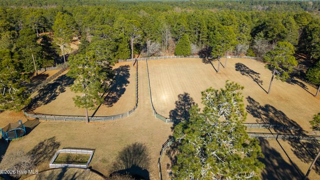 185 Old Dewberry Lane, Southern Pines, NC 28387