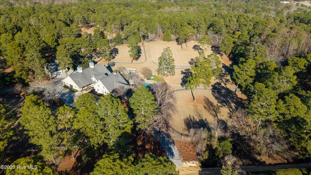 185 Old Dewberry Lane, Southern Pines, NC 28387