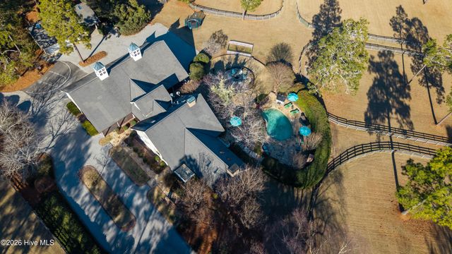 185 Old Dewberry Lane, Southern Pines, NC 28387