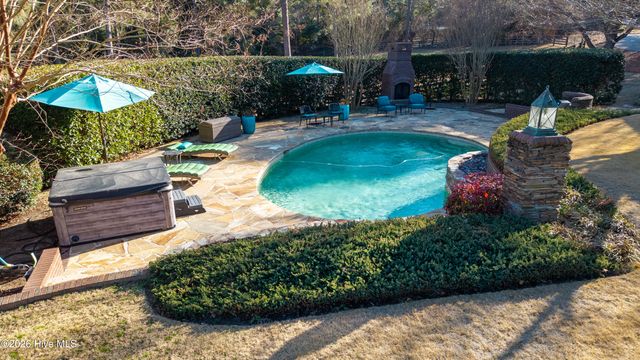 185 Old Dewberry Lane, Southern Pines, NC 28387