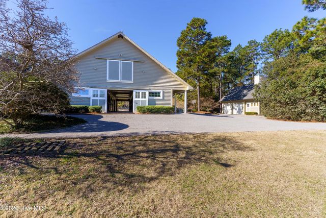 185 Old Dewberry Lane, Southern Pines, NC 28387