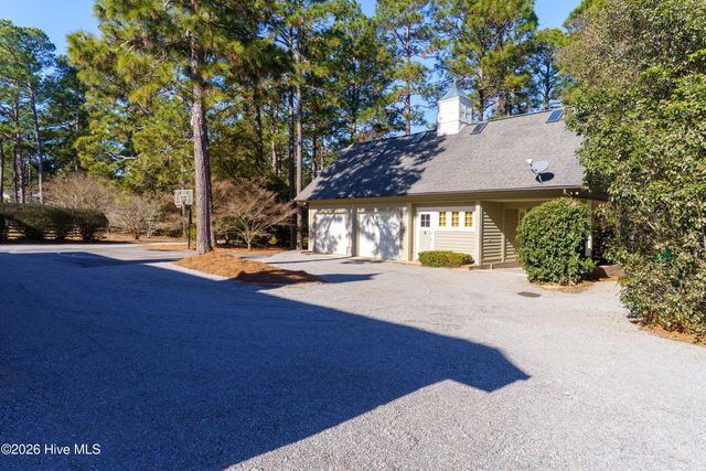 185 Old Dewberry Lane, Southern Pines, NC 28387