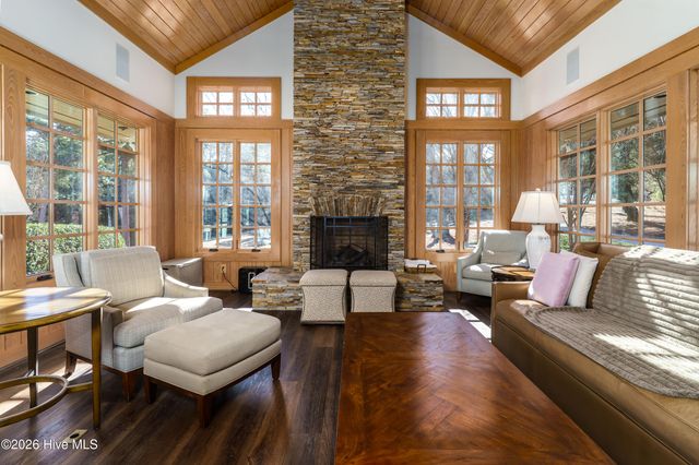 185 Old Dewberry Lane, Southern Pines, NC 28387