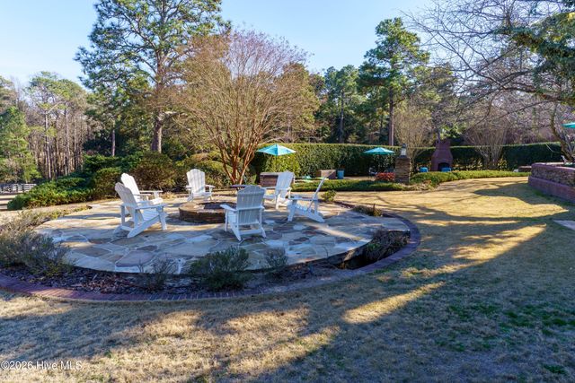 185 Old Dewberry Lane, Southern Pines, NC 28387