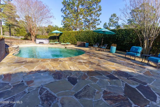 185 Old Dewberry Lane, Southern Pines, NC 28387