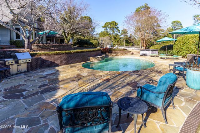 185 Old Dewberry Lane, Southern Pines, NC 28387