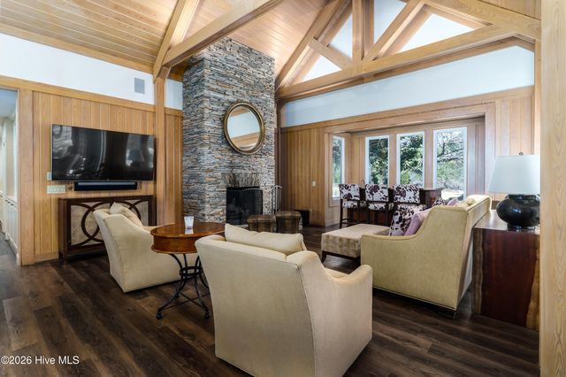 185 Old Dewberry Lane, Southern Pines, NC 28387