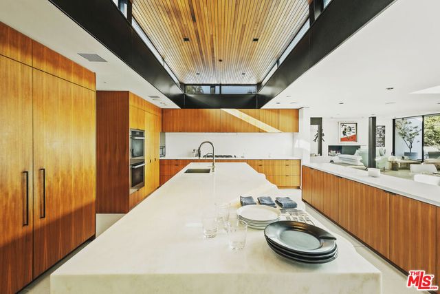 570 Evelyn Place, Beverly Hills, CA 90210