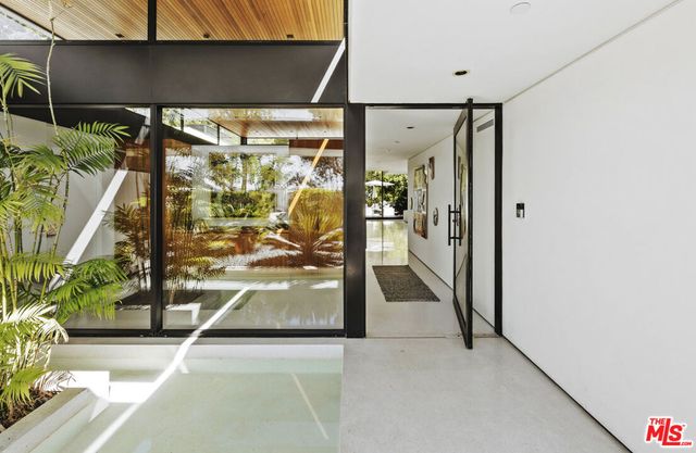 570 Evelyn Place, Beverly Hills, CA 90210