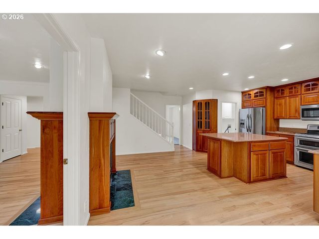 1774 RIVER POINTE Loop, Eugene, OR 97408