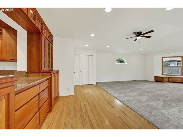 1774 RIVER POINTE Loop, Eugene, OR 97408