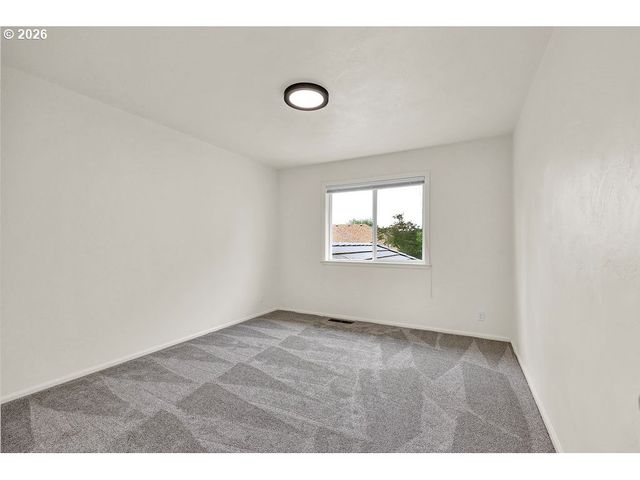 1774 RIVER POINTE Loop, Eugene, OR 97408
