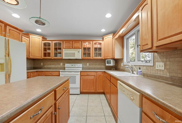 17614 Consta Verde Lane, Leo, IN 46765