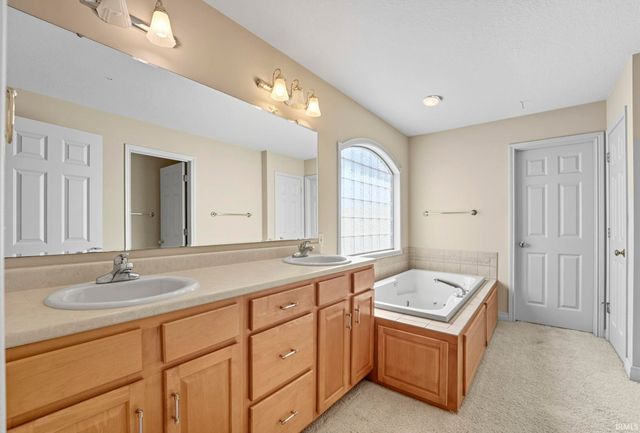 17614 Consta Verde Lane, Leo, IN 46765