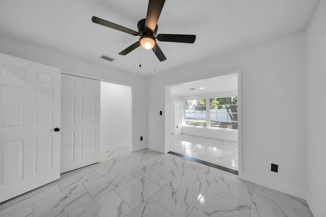 139 E Lake Drive, Lehigh Acres, FL 33936