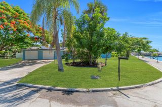 139 E Lake Drive, Lehigh Acres, FL 33936