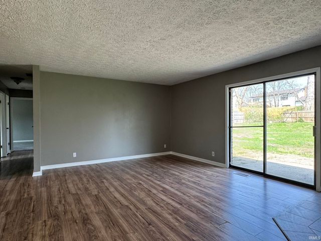 7422 Edgedale Drive, Newburgh, IN 47630