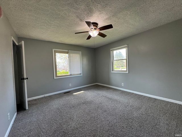 7422 Edgedale Drive, Newburgh, IN 47630