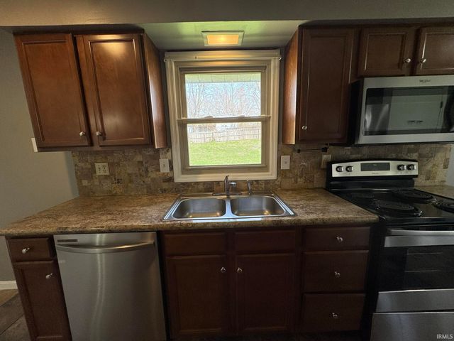 7422 Edgedale Drive, Newburgh, IN 47630