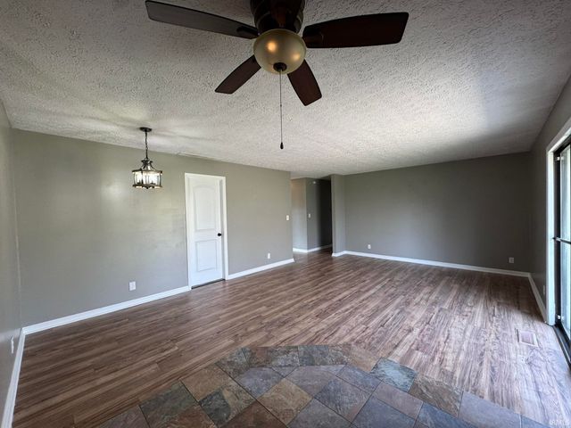 7422 Edgedale Drive, Newburgh, IN 47630