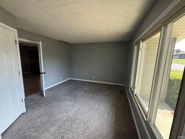 7422 Edgedale Drive, Newburgh, IN 47630