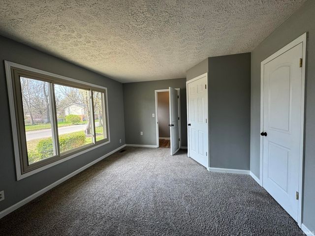 7422 Edgedale Drive, Newburgh, IN 47630